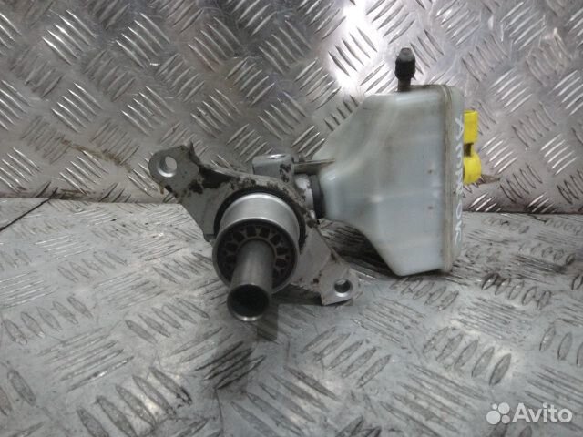 Цилиндр тормозной главный Amarok (10-16) б\у