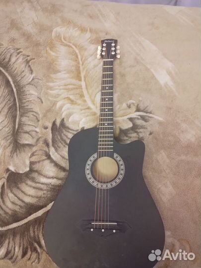 Акустическая гитара