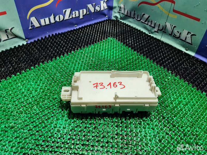 Обшивка стойки передней верхняя правая Mitsubishi