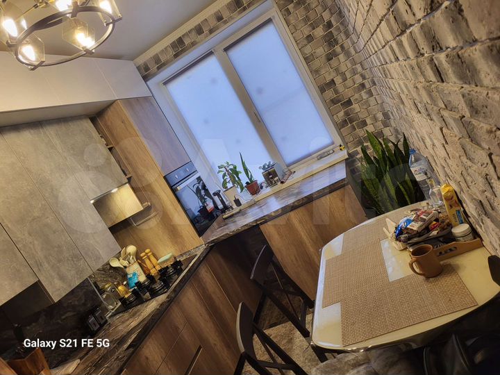 2-к. квартира, 59 м², 2/4 эт.