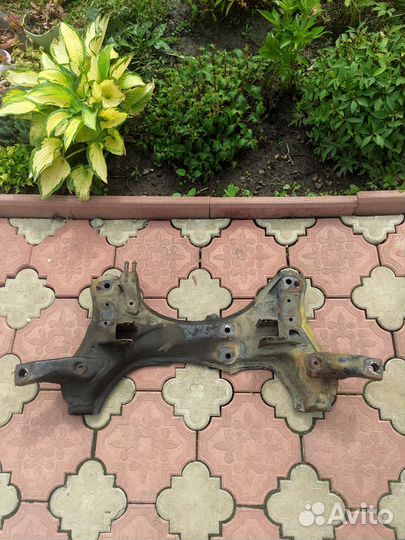 Подрамник для toyota rav4 xa10 1994-2000