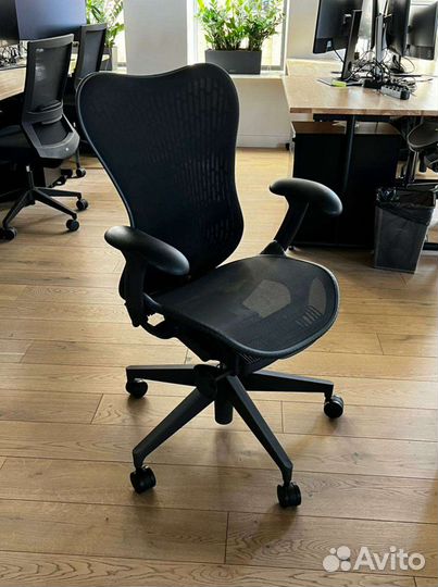 Кресло Herman miller mirra 2