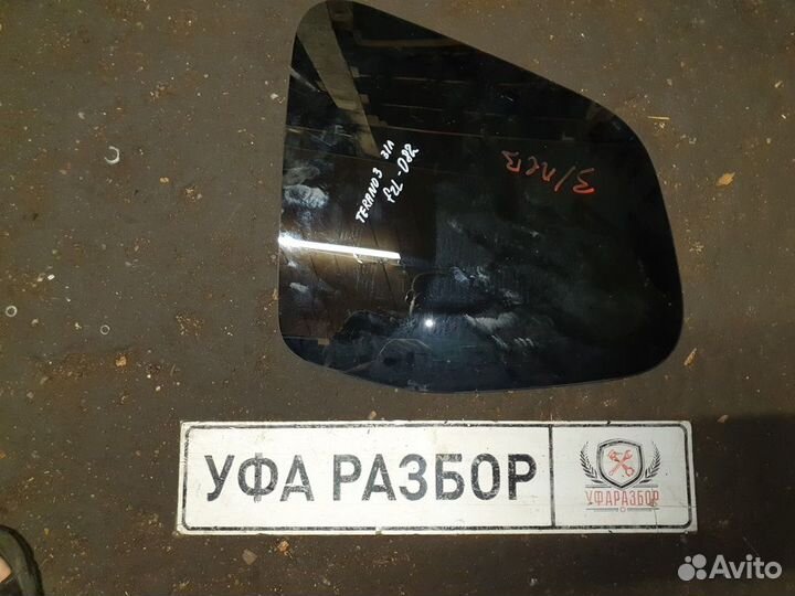 Стекло двери заднее левое (форточка) Nissan Terran