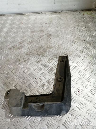 Брызговик передний правый Hyundai Santa Fe DM G4KE