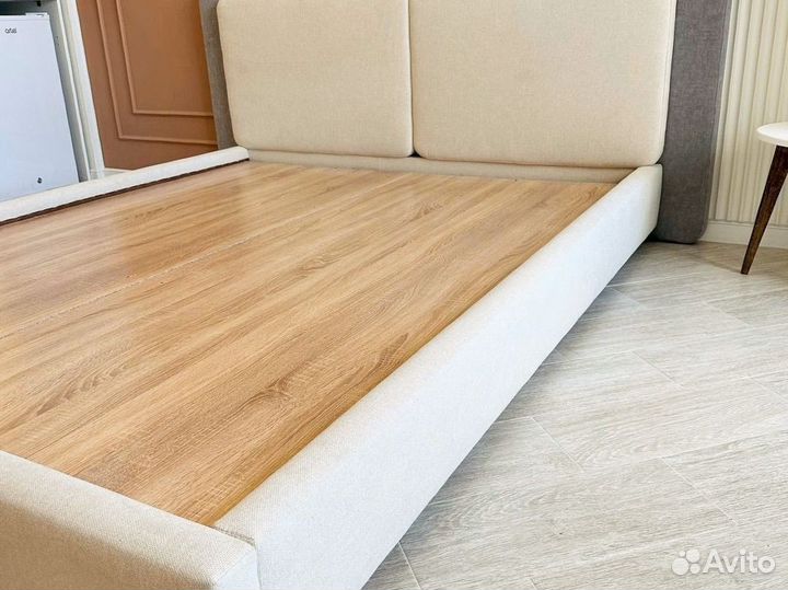 Кровать двухспальная с матрасом + доставка