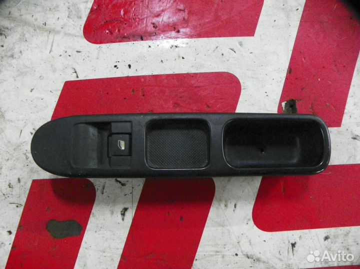 Кнопка стеклоподъемника Citroen C3 Picasso