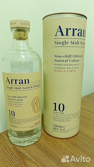 Бутылка и коробка из под виски