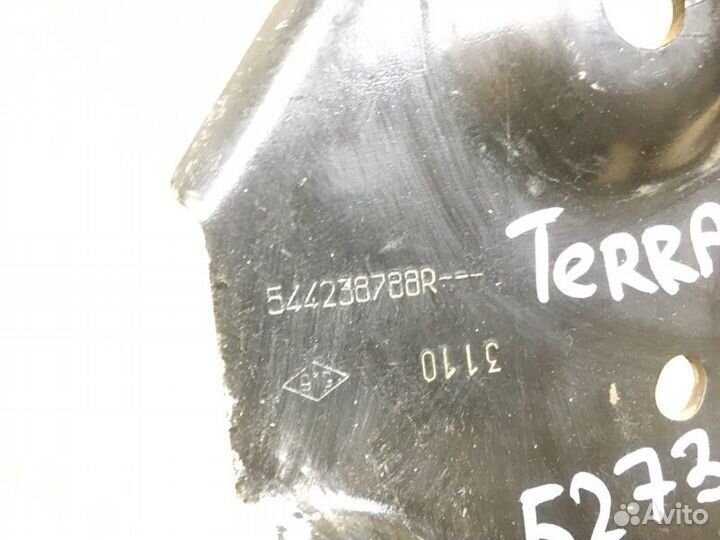 Кронштейн подрамника левый Nissan Terrano 3 D10