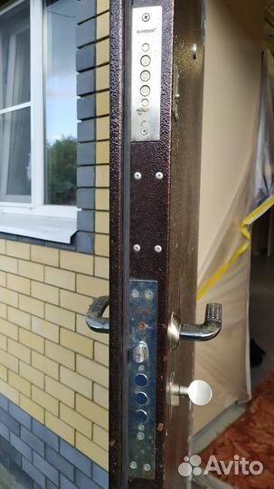 Дверь входная металлическая