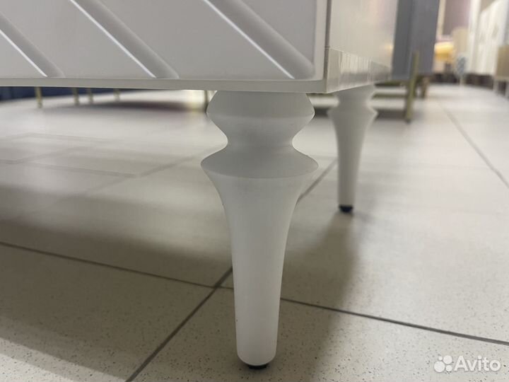 Тумба под телевизор новая