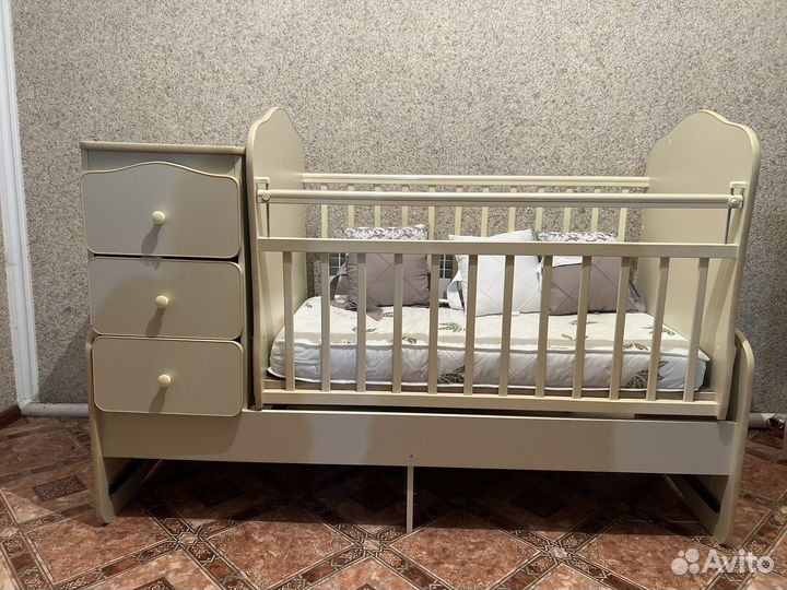 Детская кроватка