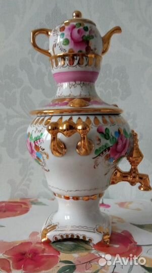 Фарфоровый сувенирный самовар с чайником Гжель, СС