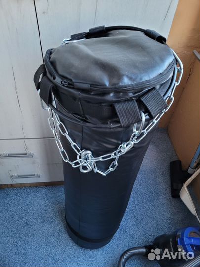 Боксерская груша подвесная и снарядные перчатки