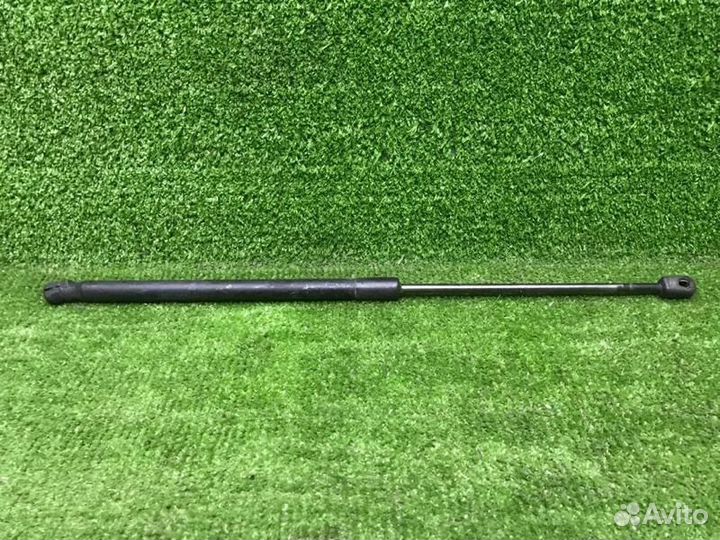 Амортизатор крышки багажника правый Mazda 3 BK (20