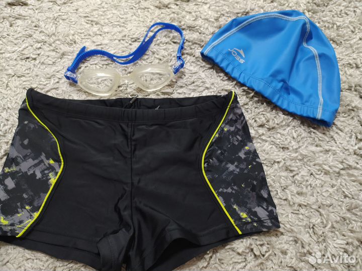 Трусы, очки, шапочка для плавания