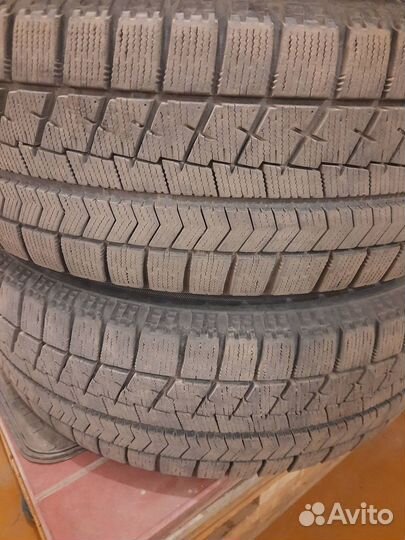 Bridgestone Blizzak VRX 215/60 R16 95S
