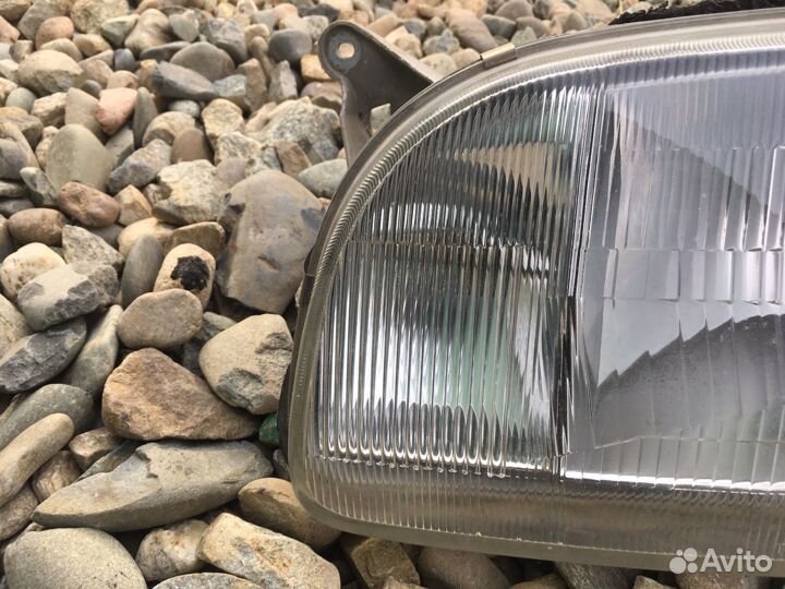 Toyota Hiace 1999 KZH106 фара левая