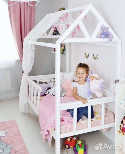 Детская кровать домик с матрасом