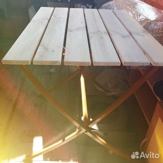 Табуретки и стол в стиле лофт