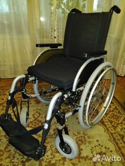 Инвалидная коляска с ручным приводом