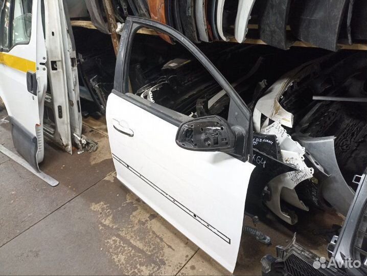 Дверь передняя Ford Focus 2