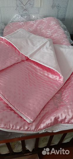 Продам комплект на выписку из роддома на девочку