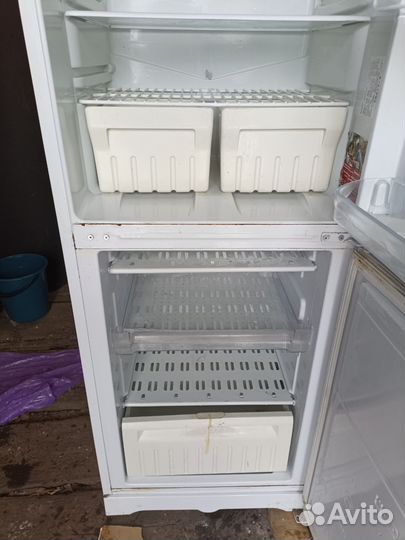 Холодильник hotpoint ariston бу