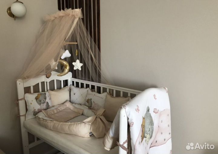 Комплект в детскую кроватку,бортики