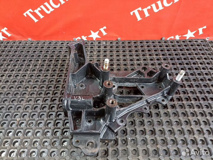 Кронштейн буксировочный левый Renault T, Volvo FH