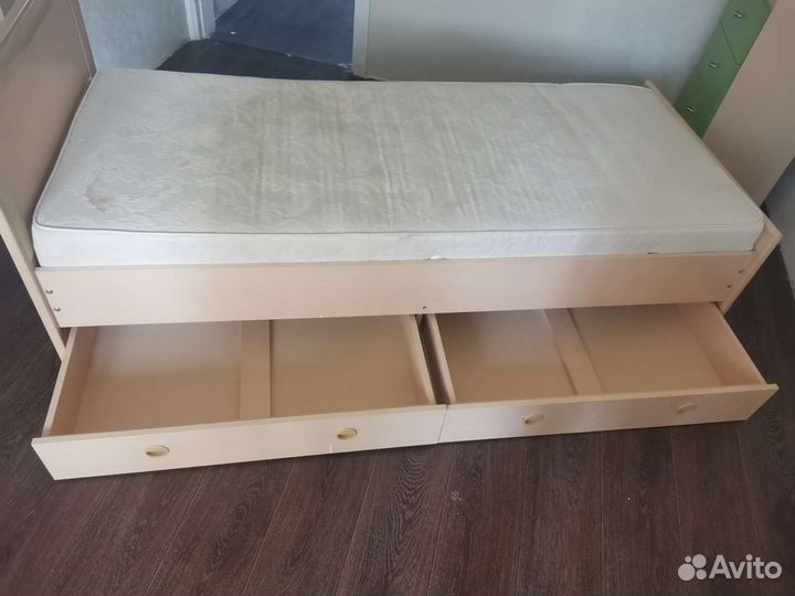 Детская кровать от 3 лет с матрасом бу