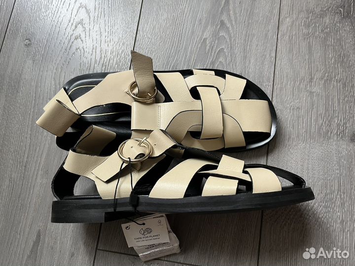 Кожаные сандалии Zara