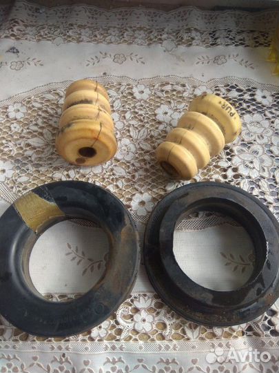 Задние опоры пружин + Отбойники калина