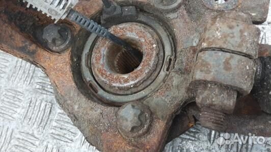 Ступица передняя левая opel astra H (DEA28N901)