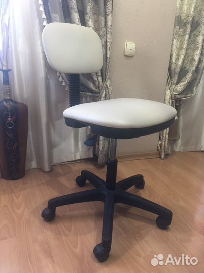 Компьютерное кресло