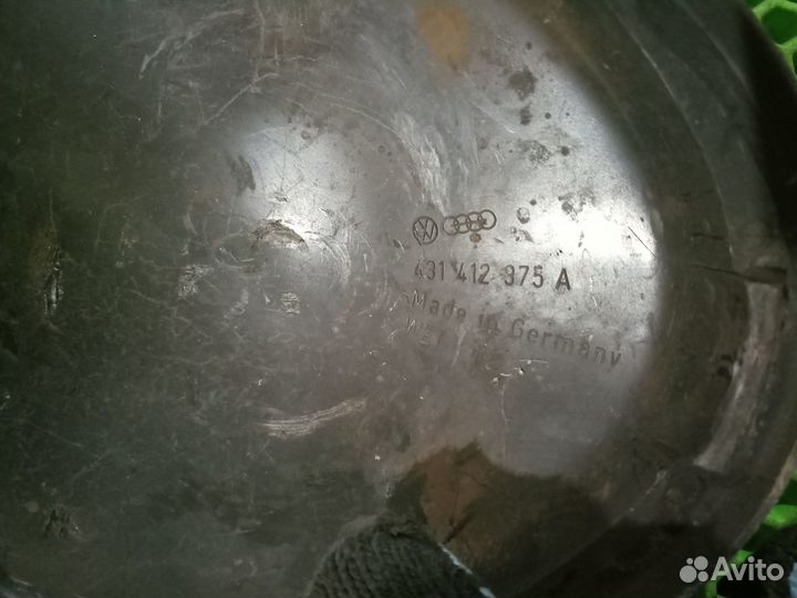 Крышка стоек амортизатора Audi 100 C3