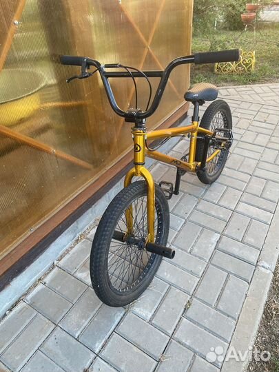 Трюковой велосипед BMX