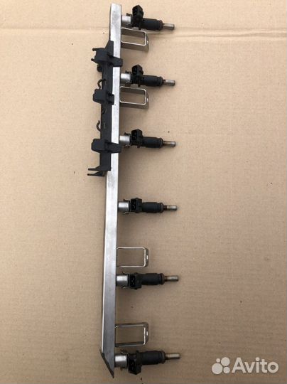 Топливная рампа с форсунками BMW N52