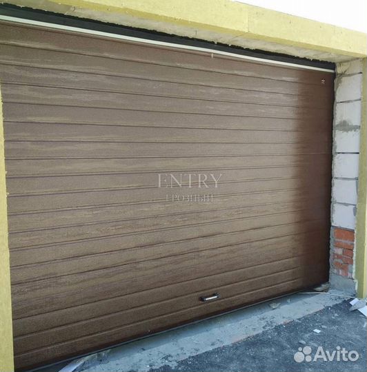 Секционные ворота