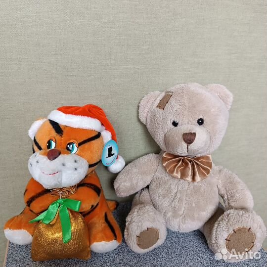 Игрушки. Плюшевый медведь