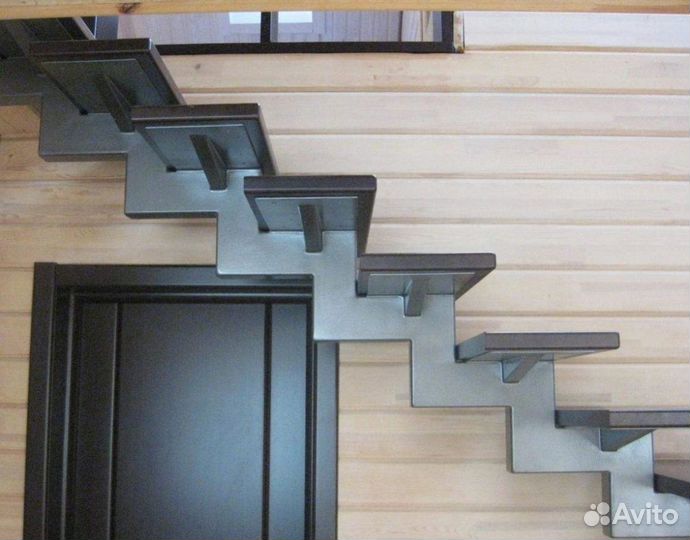 Лестница на второй этаж