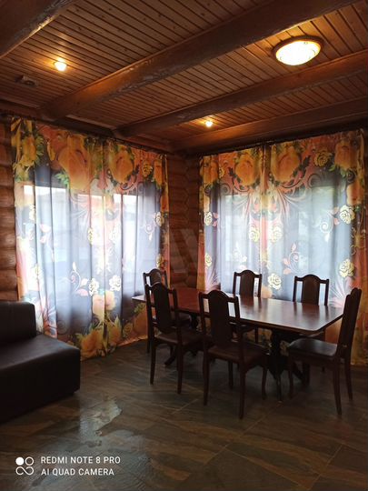 Коттедж 200 м² на участке 10 сот.