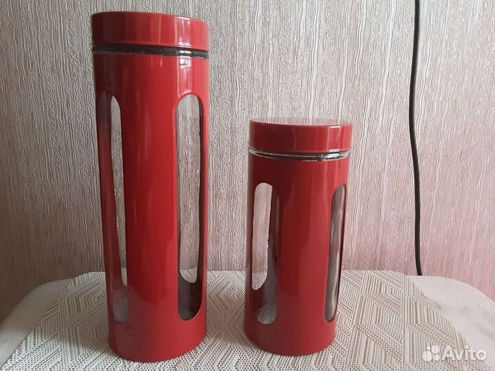 Банки стеклянные в стальном основании новые