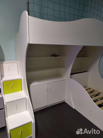 Двухъярусная кровать