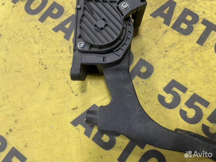 Педаль газа Skoda Fabia 1