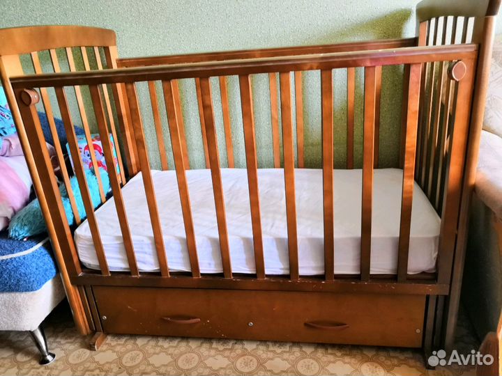 Детская кроватка