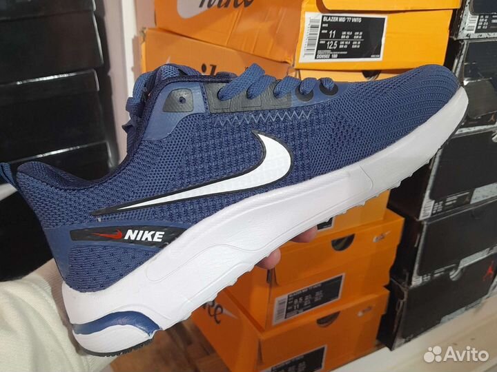 Кроссовки Nike