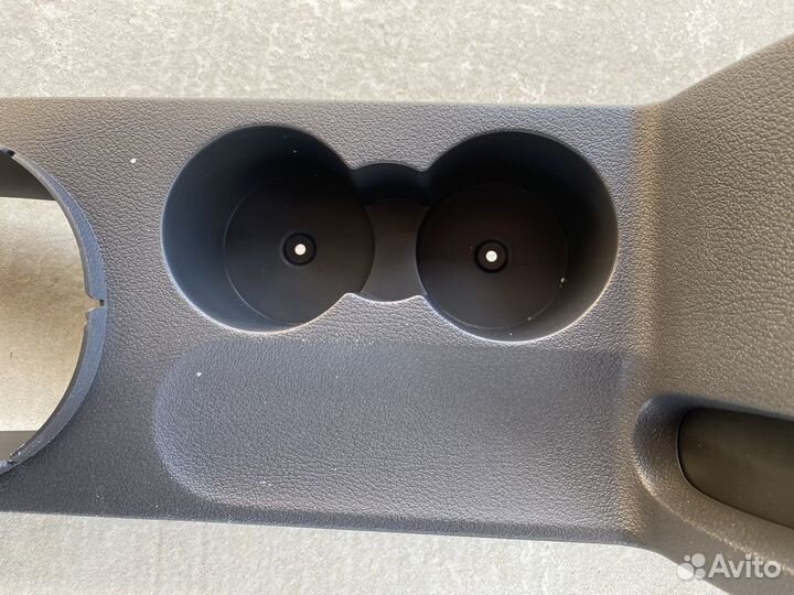 Консоль volkswagen тауран 2008 года новый