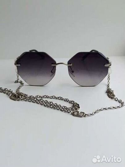 Солнцезащитные очки valentino