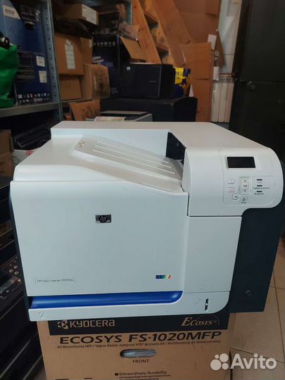 Лазерный цветной принтер HP LJ CP3525N