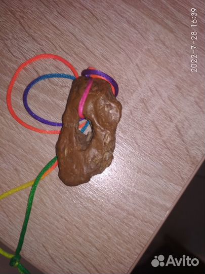 Камень с дырочкой